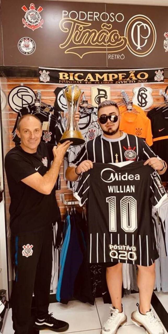 “Takım dengesini korumak, yıldız transferinden önemli”