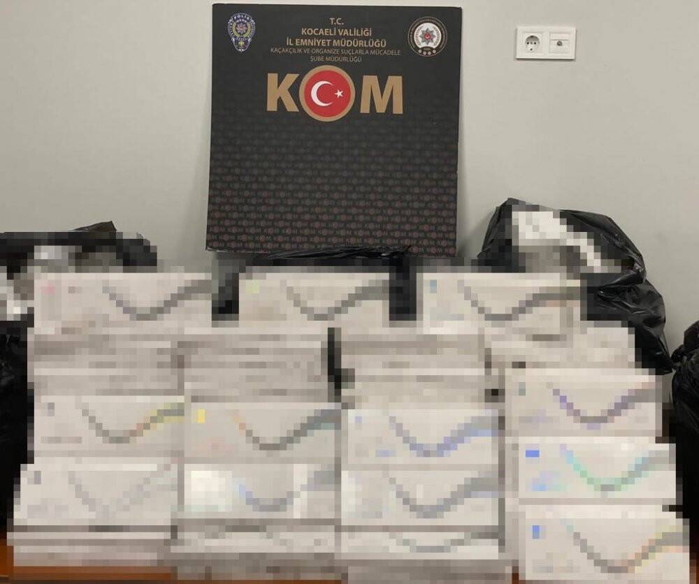 Aracın tabanına zulalanmış şekilde bulundu