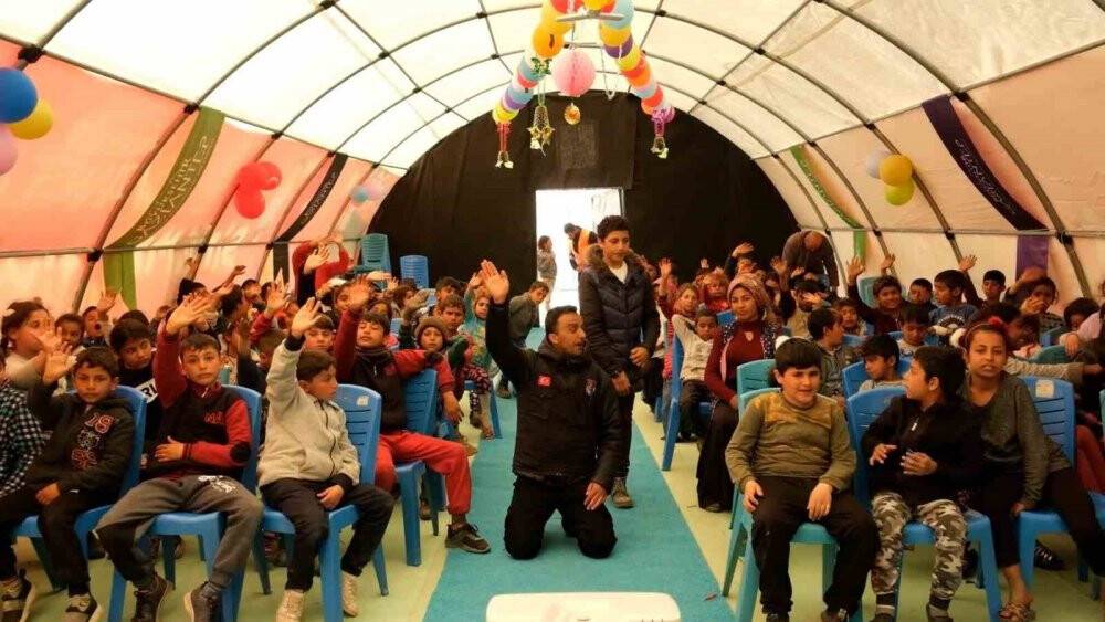 Bakan Kurum'dan geçici barınma alanlarına ilişkin paylaşım