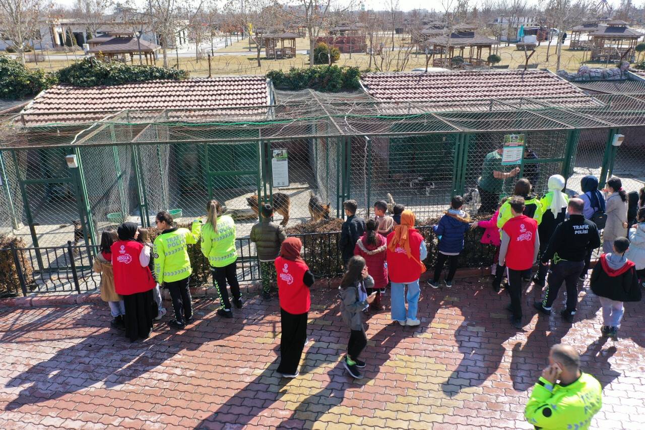 karatay-belediyesi-depremzede-cocuklari-sosyallestiriyor-8.jpg