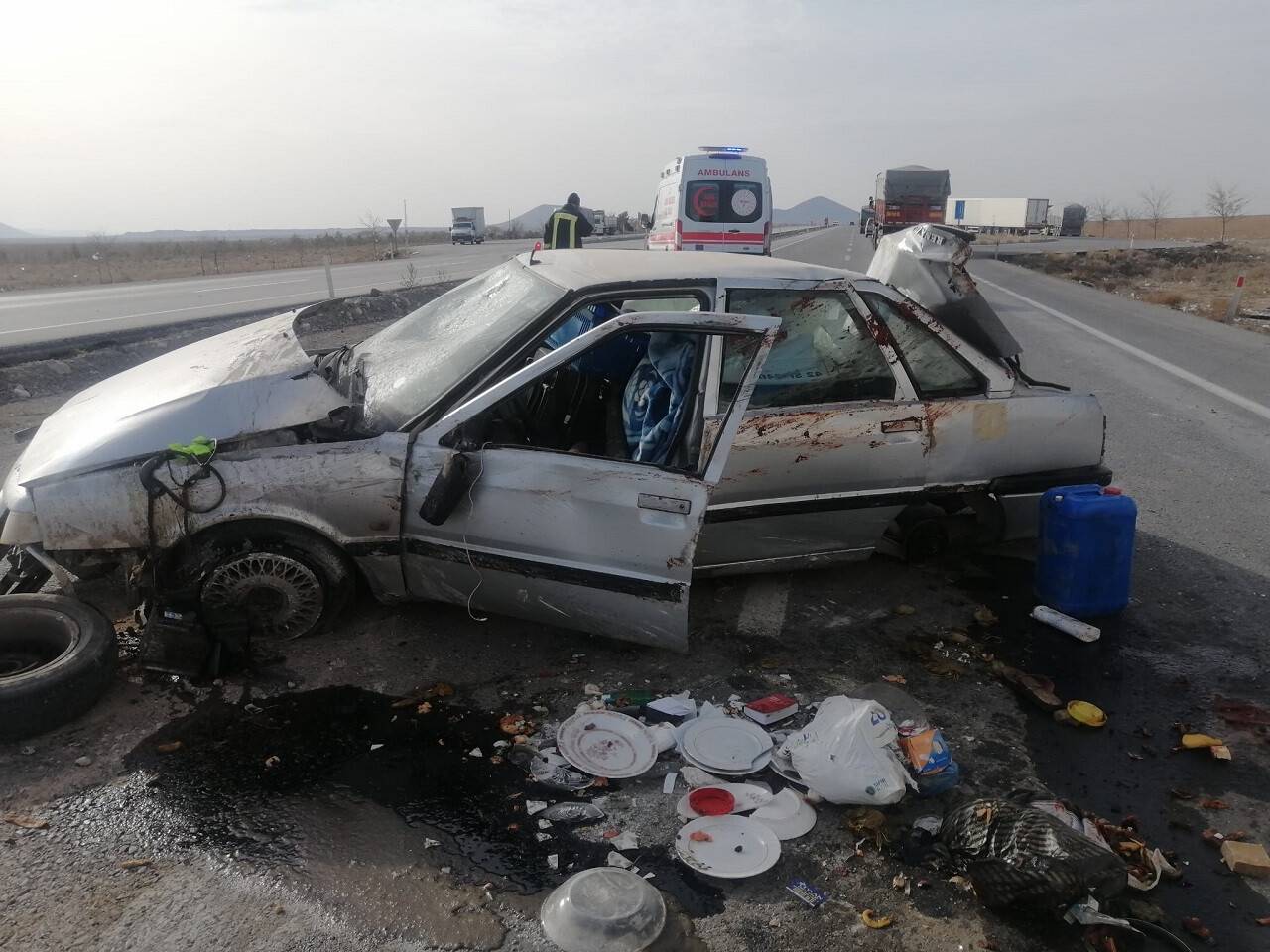aa-20230227-30427995-30427994-hataydan-konyaya-gelirken-kaza-yapan-depremzede-yaralandi.jpg