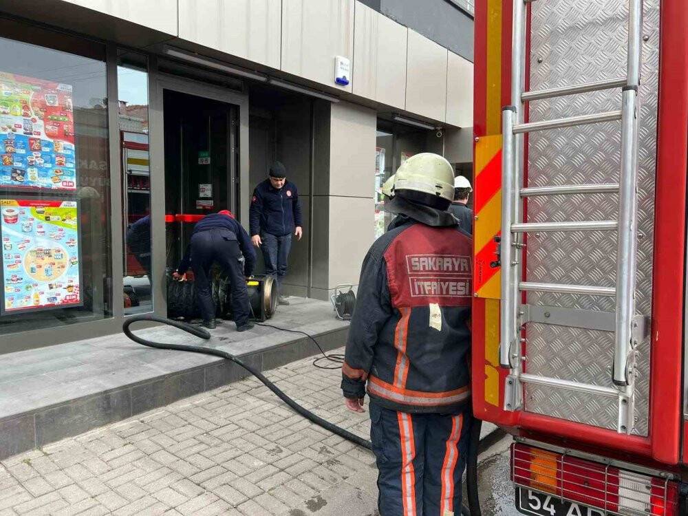 BİM markette korkutan yangın