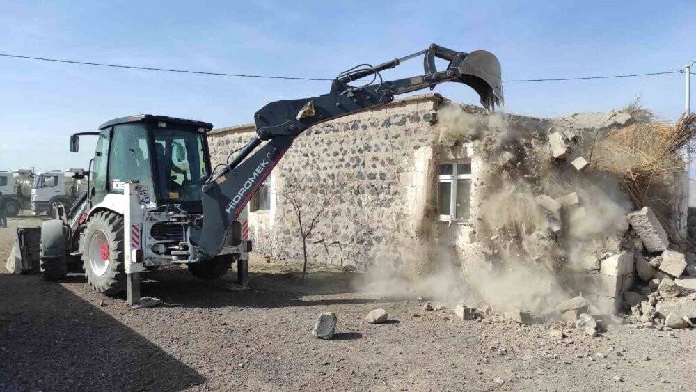 Ereğli, depremde hasar gören evi yıkıp yenisini yapacak