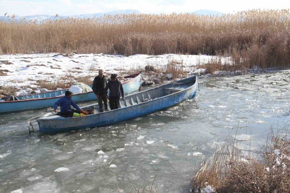 Konya’da balıkçılar ağlarını depremzede aileler için attı