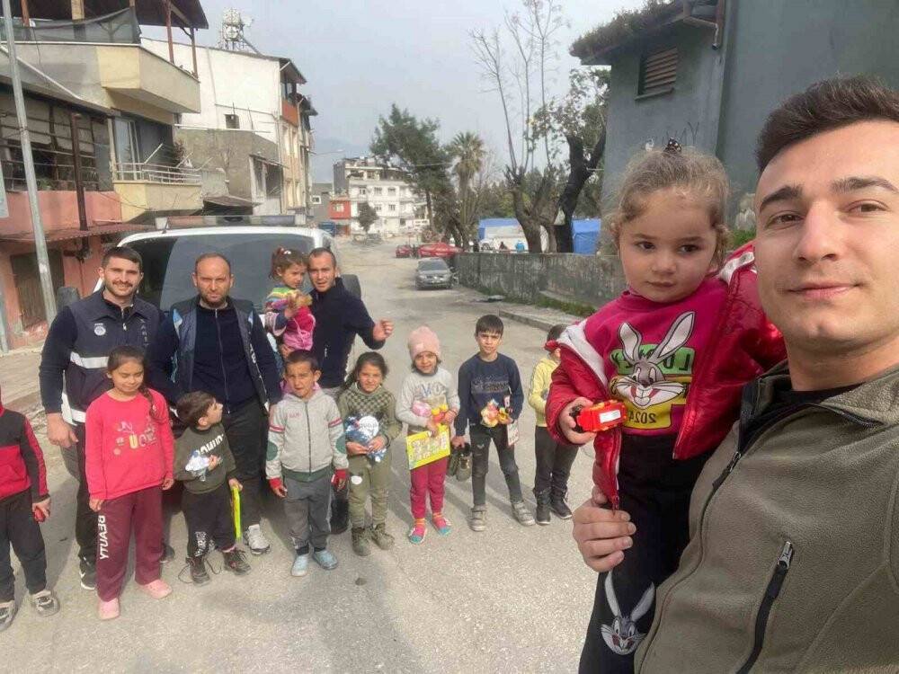 Deprem bölgesinde hastalık yayılımının önüne geçmek için çalışıyorlar