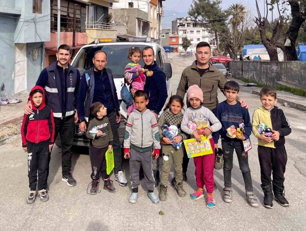 Deprem bölgesinde hastalık yayılımının önüne geçmek için çalışıyorlar