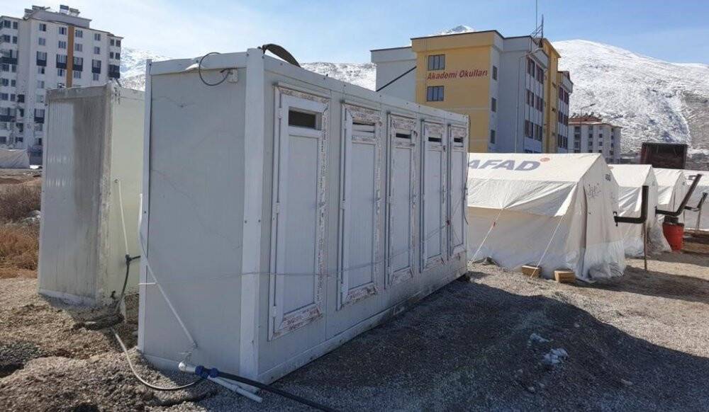 SASKİ ekipleri Elbistan’ın banyo ve tuvalet sorununu çözüyor