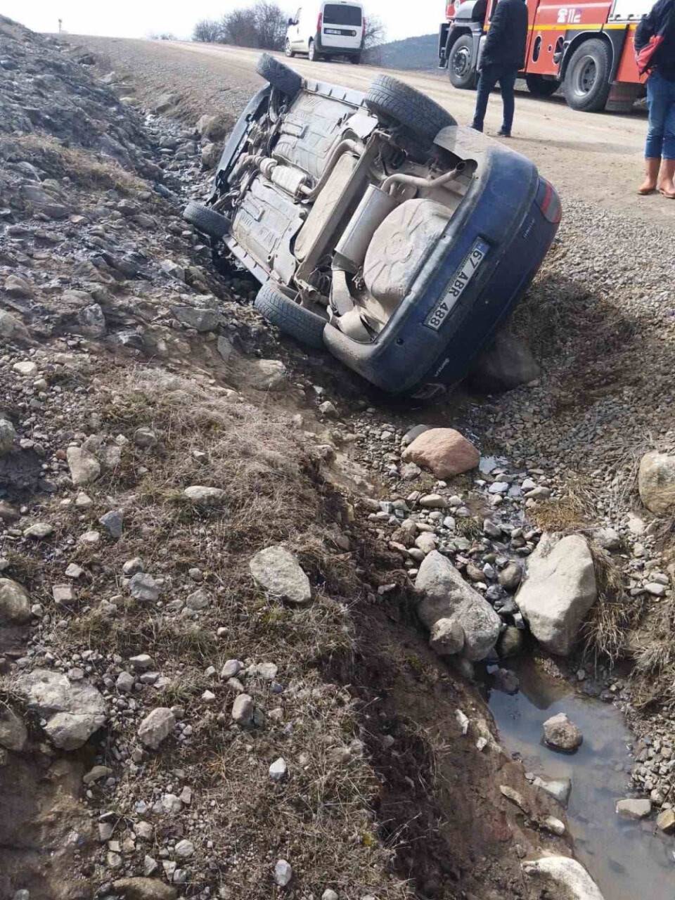 Yayla yolunda kontrolden çıkan otomobil şarampole yuvarlandı