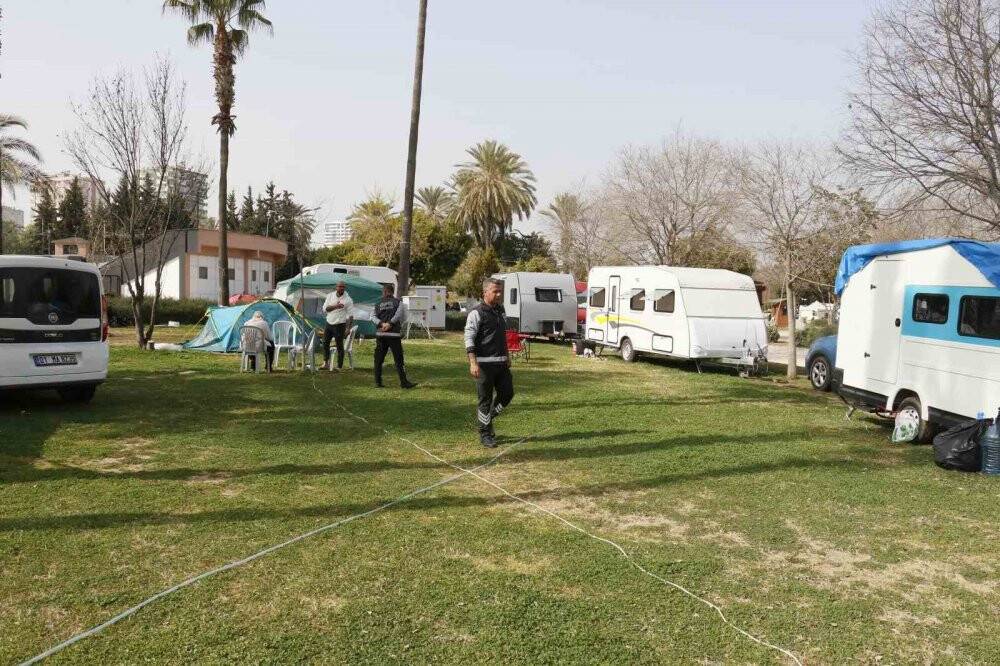 Evlerine girmeye korkuyorlar