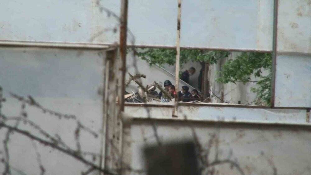 Babasını öldürüp annesini rehin almıştı, istenen ceza belli oldu