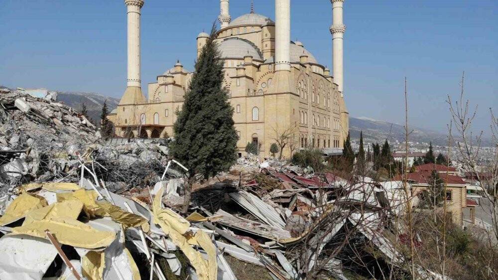 Kahramanmaraş’ın simgesi dimdik ayakta