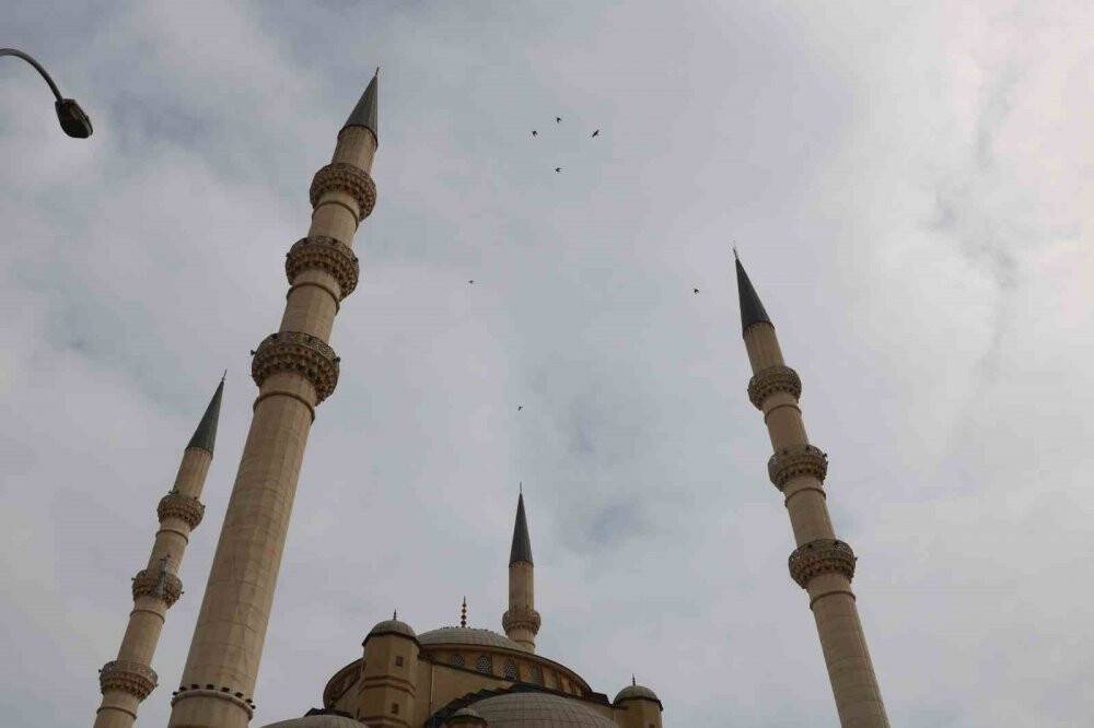 Kahramanmaraş’ın simgesi dimdik ayakta