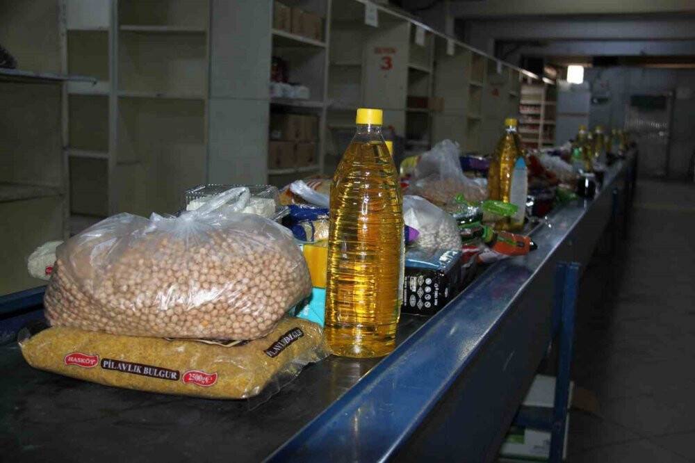 Konya’da oluşturulan gönüllü ekip, depremzedeler için seferber oldu