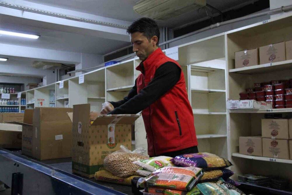 Konya’da oluşturulan gönüllü ekip, depremzedeler için seferber oldu