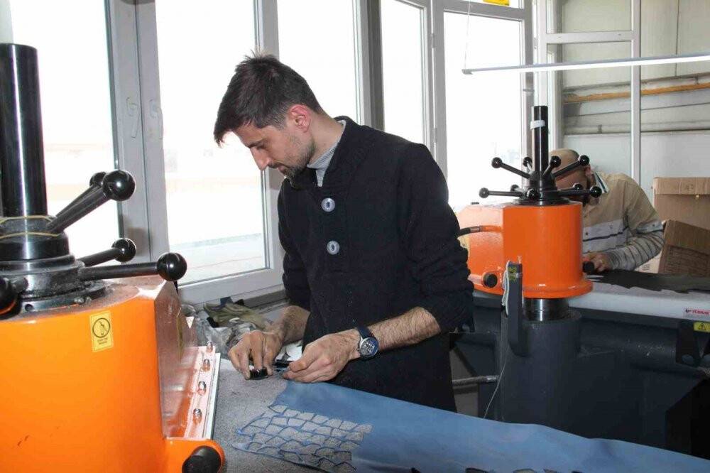 Konyalı ayakkabıcılar depremzede meslektaşlarına kucak açtı