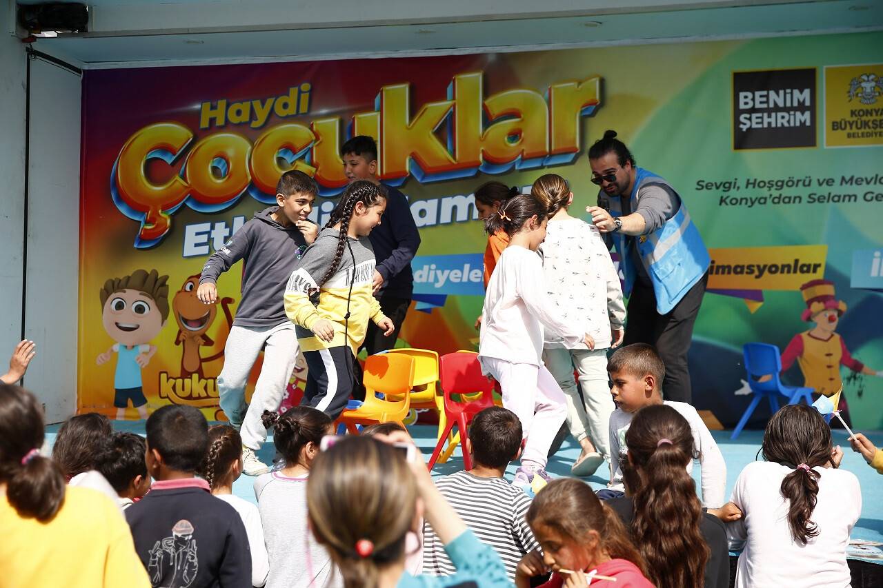 aa-20230303-30461531-30461529-hatayli-depremzede-cocuklarin-yuzu-sosyal-etkinliklerle-guluyor-1.jpg
