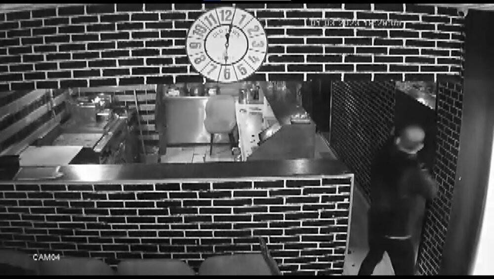 Aile kaçtı saldırgan pompalı tüfekle kovaladı