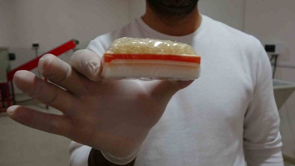 Akne ve sivilceleri yok ediyor