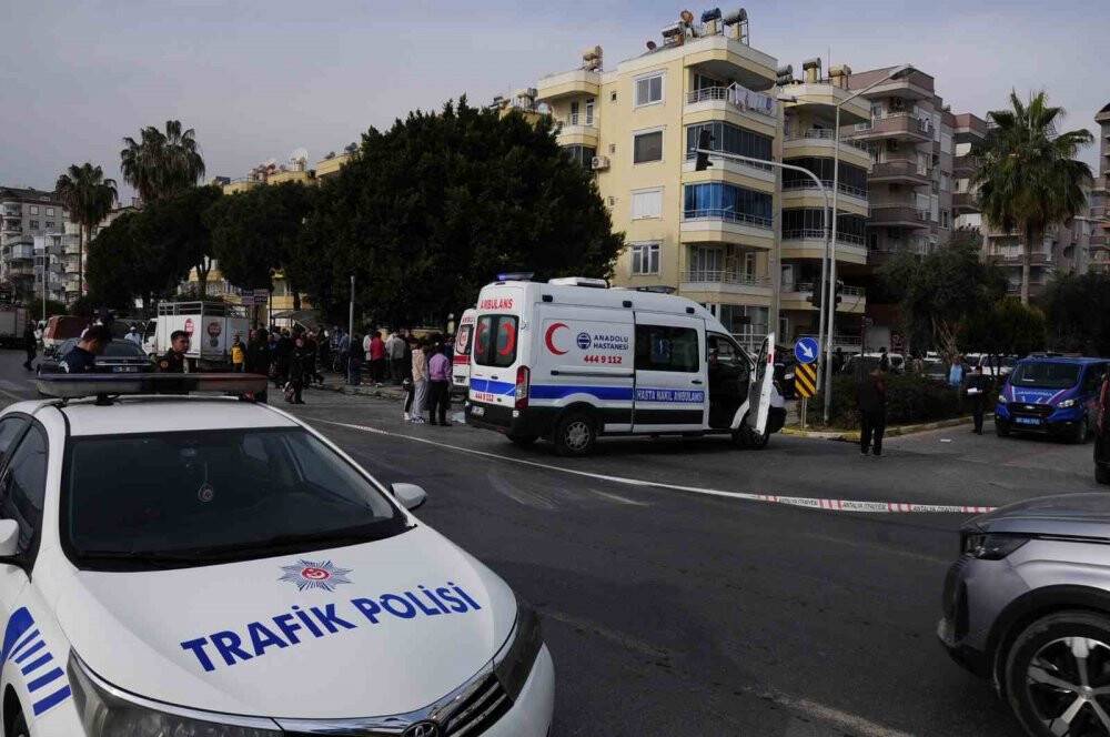 Depremzedeler kaza geçirdi: 3 ölü, 4 yaralı