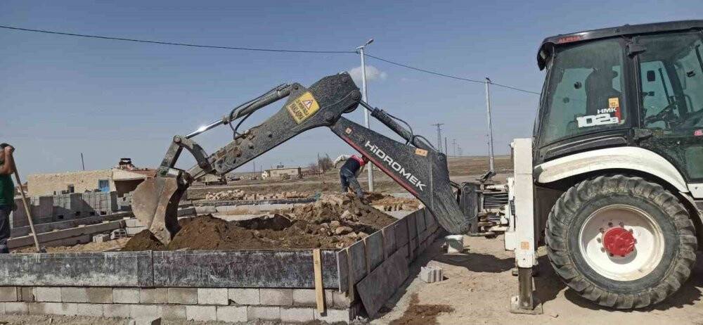 Ereğli depremde hasar gören evin yenisini yapıyor