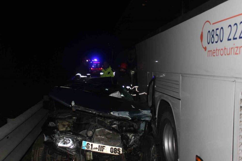 TEM Otoyolu’nda feci kaza: Ölü ve yaralılar var