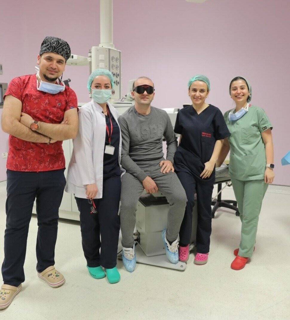 Göz ülserinden 20 saniyede kurtuldu