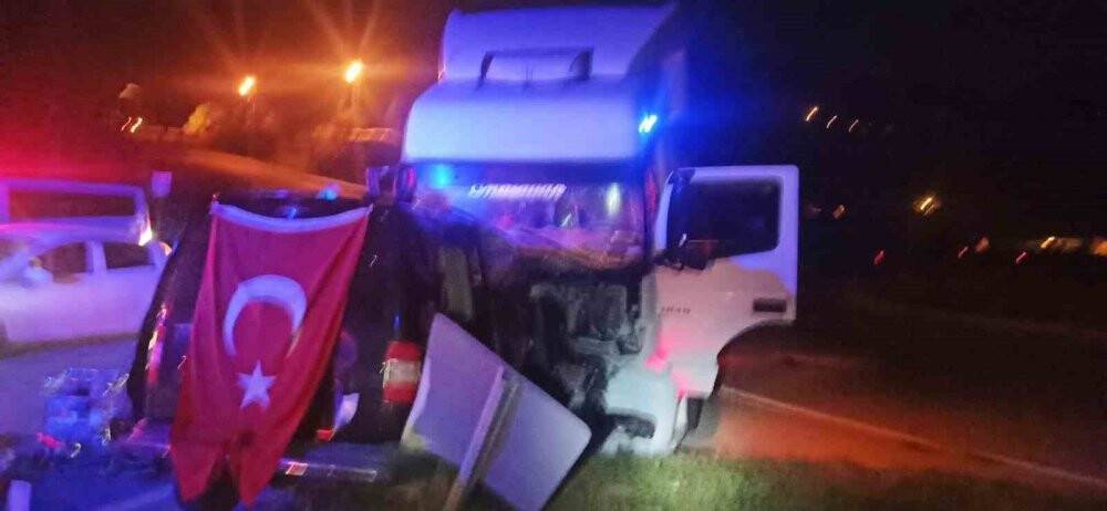 Asker eğlencesi dönüşü kazada can verdi