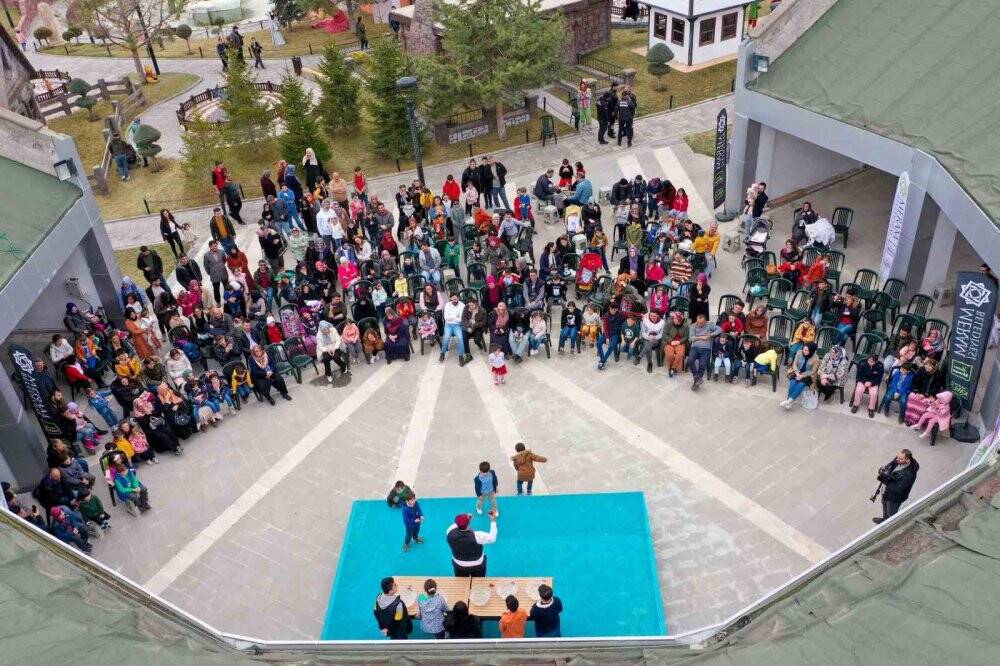 Depremzedeler Devr-i Alem'de ağırlandı