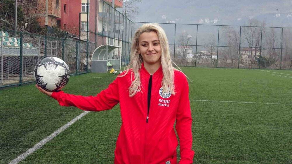 Enkazdan çıktı, yeşil sahalara koştu