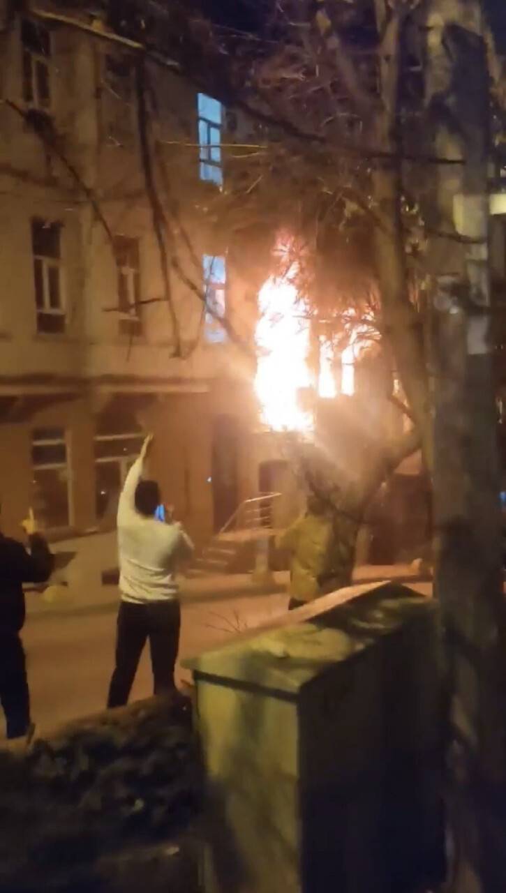 İtfaiye ekiplerine ilginç istek: "100 bin dolarımı kurtarın"