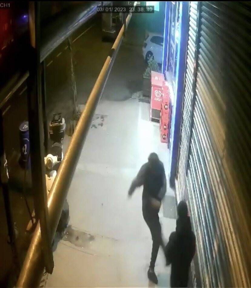 Tekel bayiye saldıran çocuk yakalandı