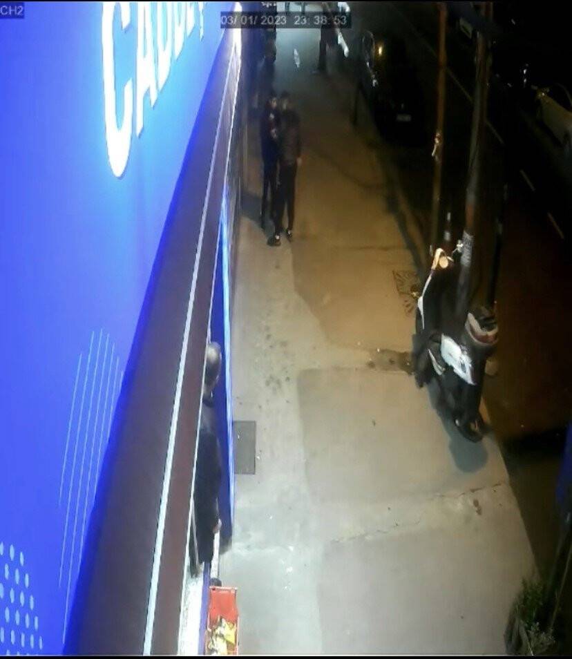 Tekel bayiye saldıran çocuk yakalandı