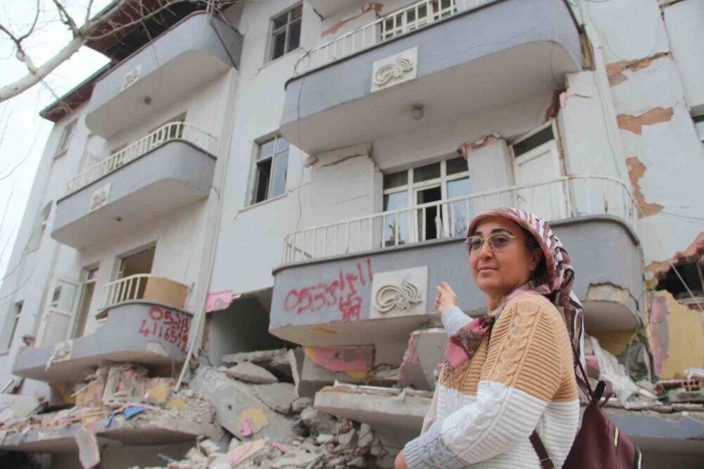 Anne ve çocuklarını  kablo hayata bağladı