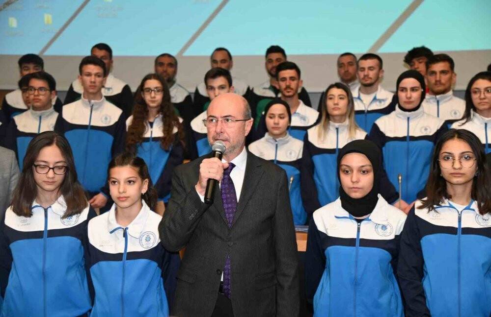 Selçuklu Belediyespor Kulübü sporcuları ödüllendirildi