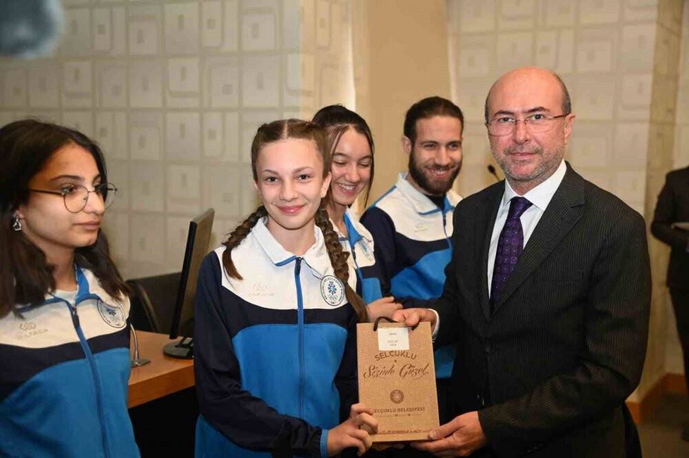 Selçuklu Belediyespor Kulübü sporcuları ödüllendirildi