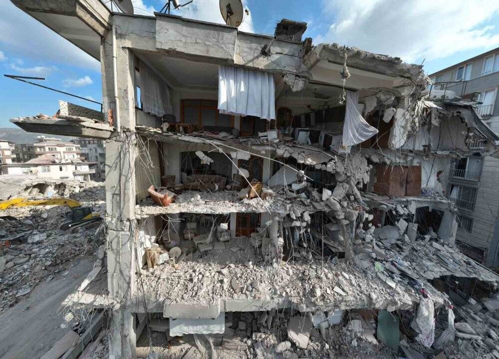 Deprem anında yapılması gerekenler! Uzmanı hayat kurtaran yöntemleri anlattı