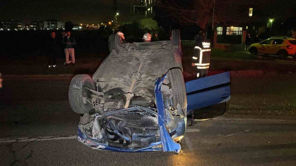 Kırmızı ışık ihlali yapan alkollü sürücünün kullandığı araç takla attı