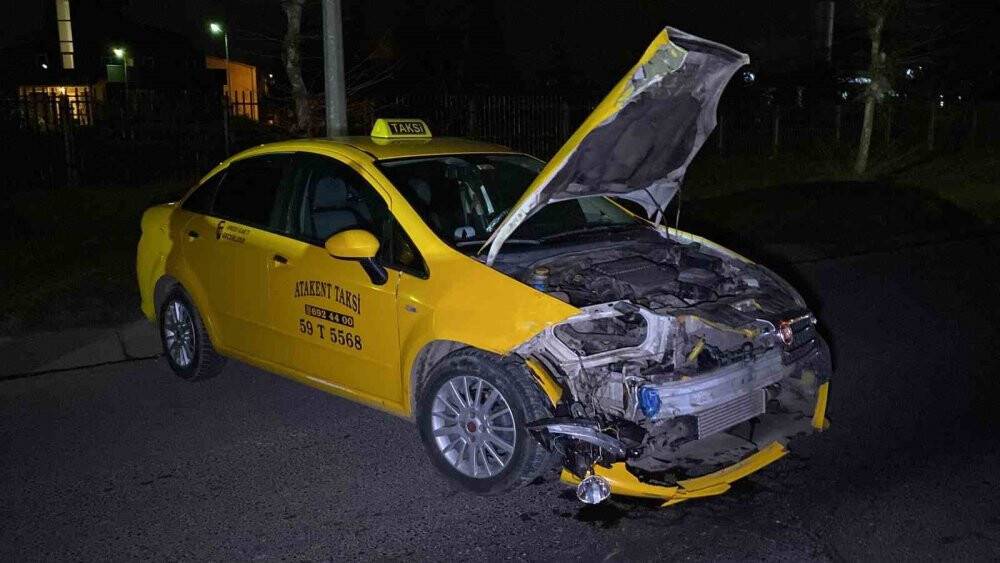 Kırmızı ışık ihlali yapan alkollü sürücünün kullandığı araç takla attı