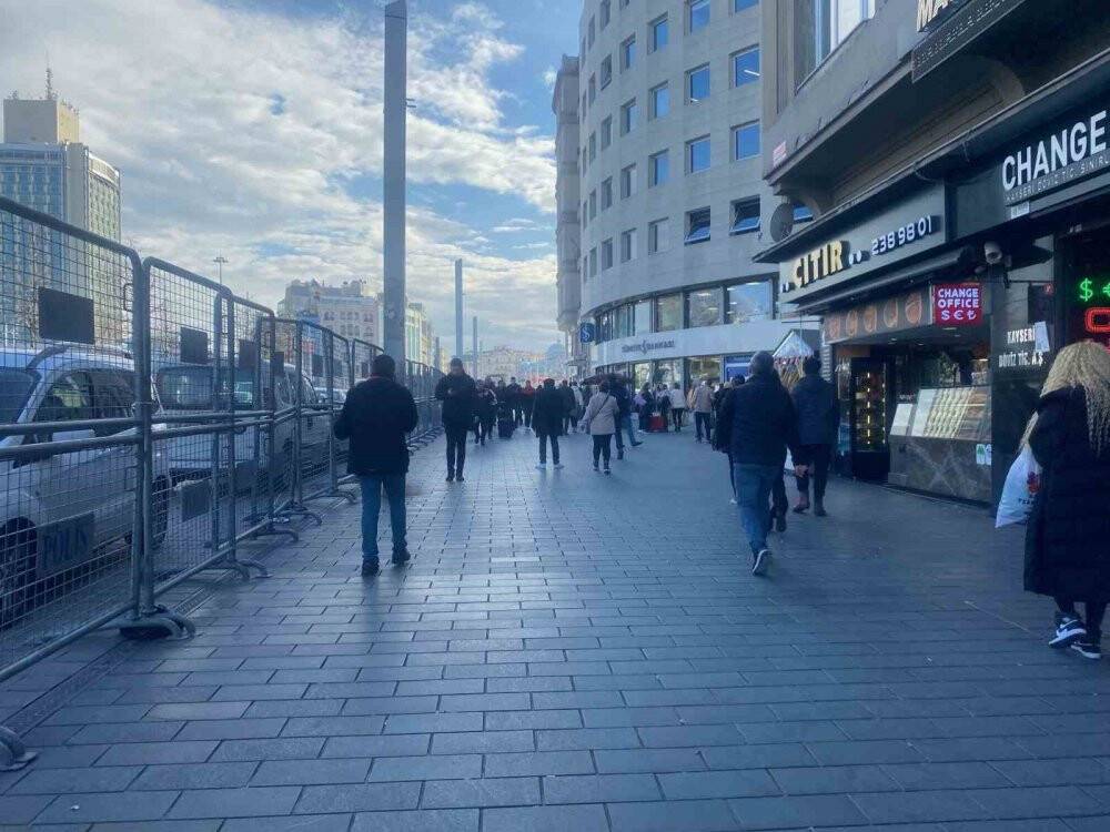 Taksim Meydanı bariyerlerle kapatıldı