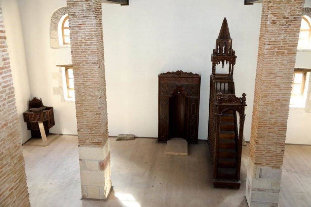 600 yıllık tarihi camii ibadete açılıyor