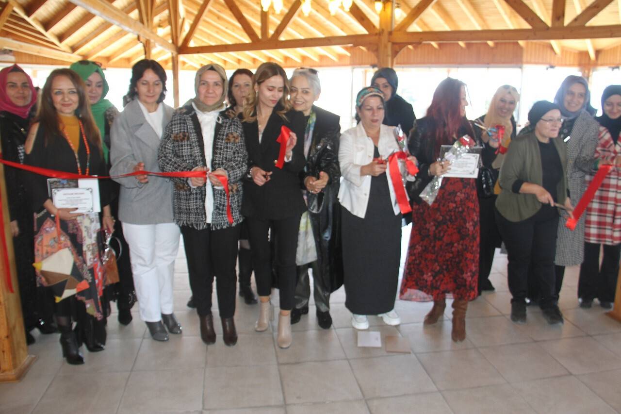 aa-20230309-30521732-30521731-beysehirde-kadin-gozuyle-kadina-dair-fotograf-yarismasi-sonuclandi.jpg