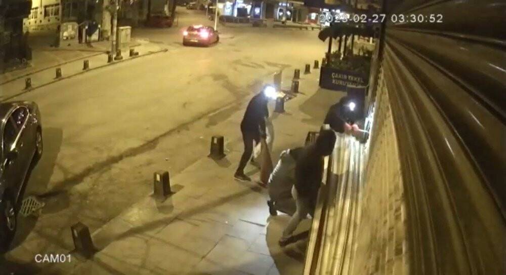 Çuvallı, sepetli kuyumcu soygunu kamerada