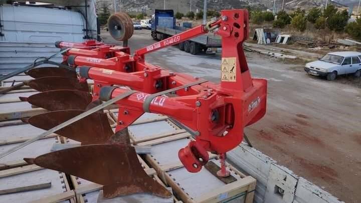 İnternetten pulluk alan çiftçiyi dolandırdılar