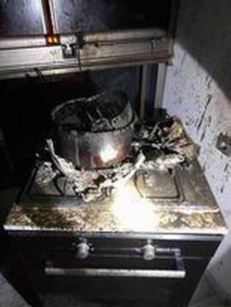 Konya'da 4 katlı apartmanda yangın