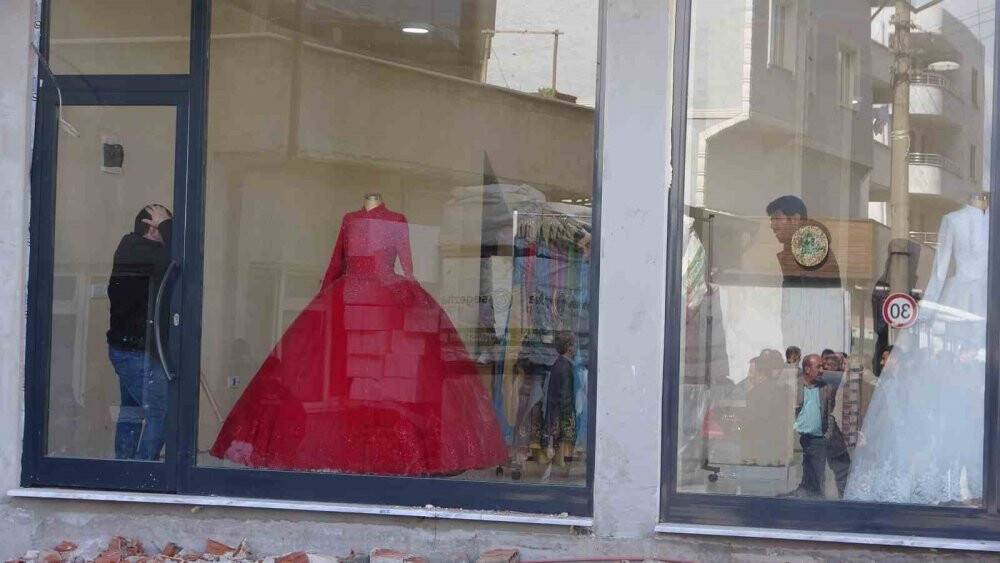 Yıkımı engellemek için kendilerini kilitlediler