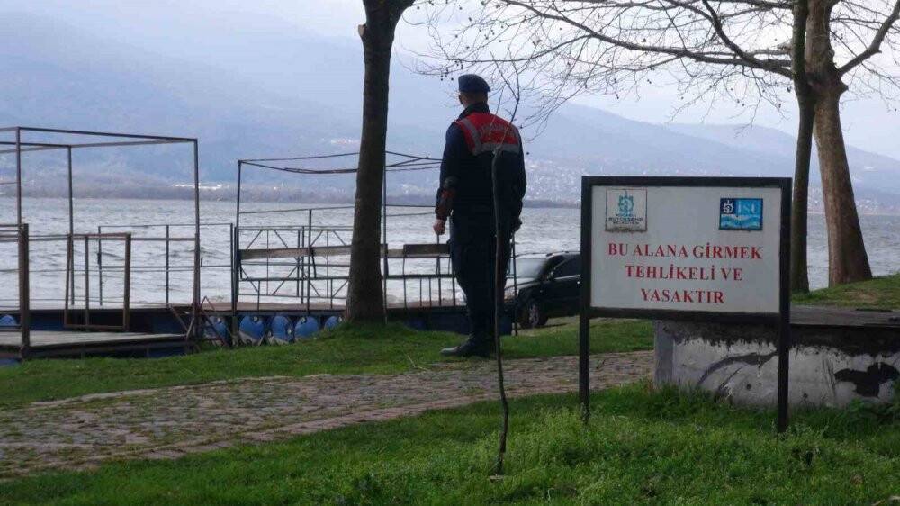 Kano alabora oldu: Yüzerek kıyıya çıktılar