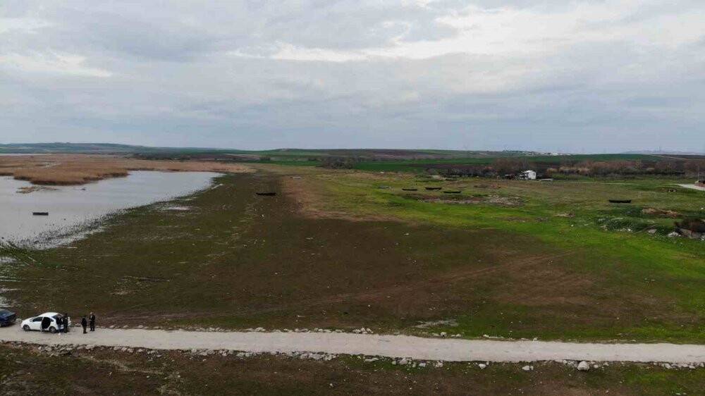 Kuraklık vurdu: Sular 50 metre geride kaldı