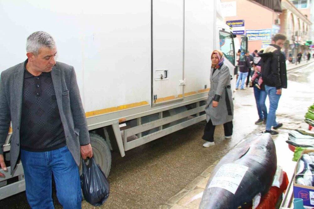 Tam 164 kilo! Görenler cep telefonlarına sarıldı