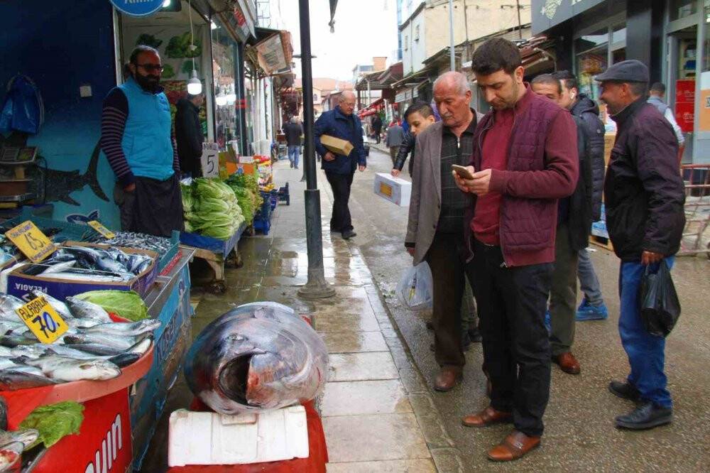 Tam 164 kilo! Görenler cep telefonlarına sarıldı