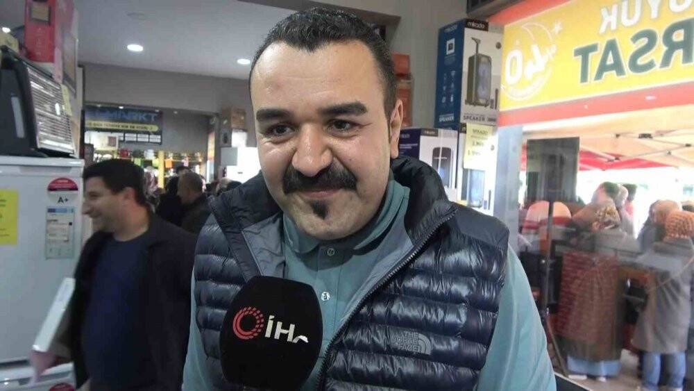 Yağmur ve lodosa rağmen uzun kuyruklar oluşturdular